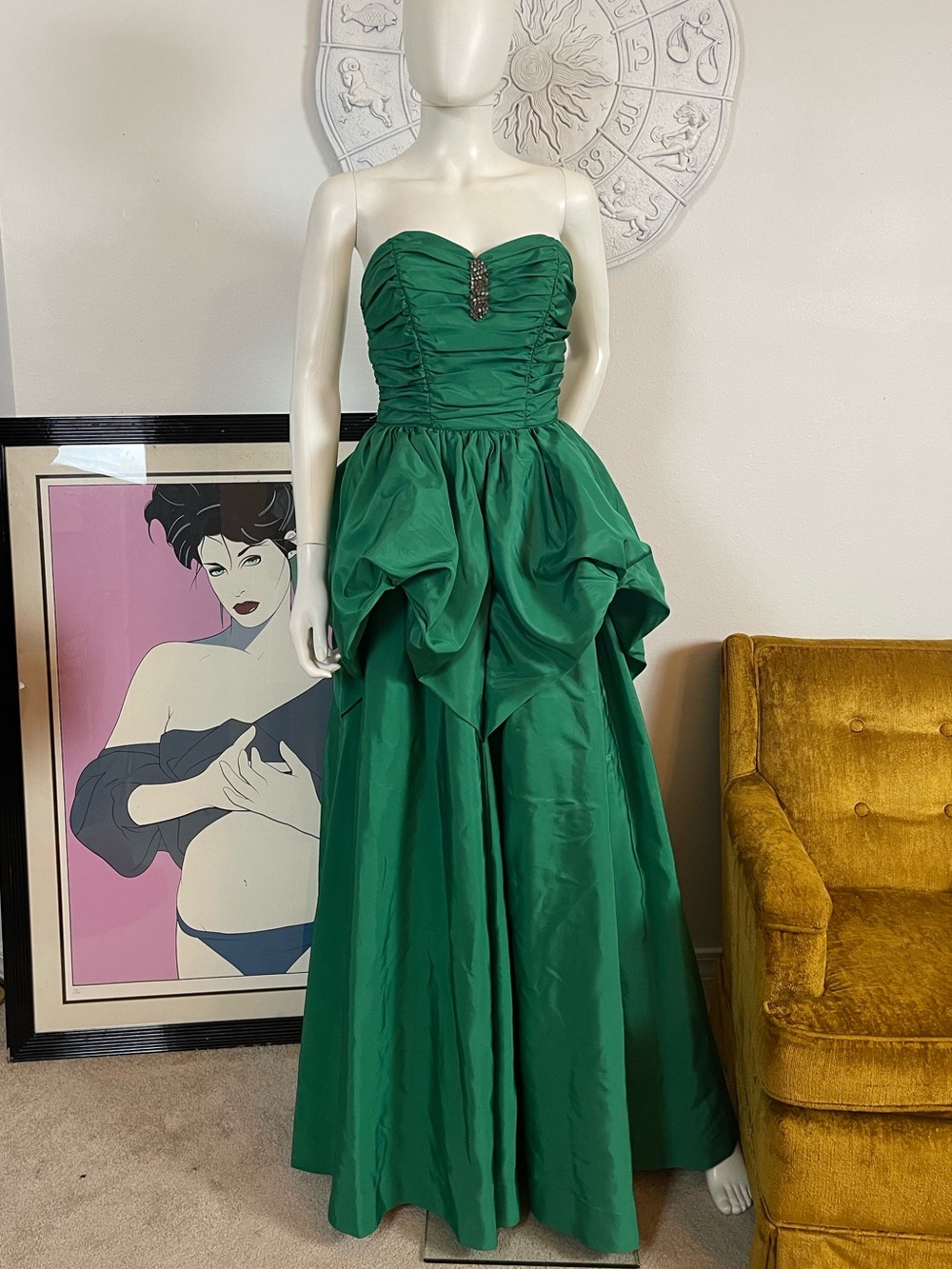 Vintage 40’s 80’s Emerald Kelly green Strapless Ruched Ball Gown Dress